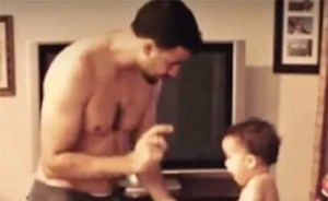 وضعت كاميرا مراقبة لزوجها وإبنتها .. وما اكتشفته الأم جعلها تبكي