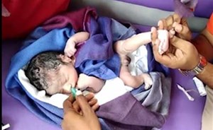 تذكرة سفر مجانية مدى الحياة لطفل ولد في طائرة