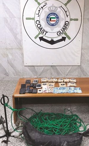 خفر السواحل أحبط تهريب 10 آلاف حبة كابتغون بحراً