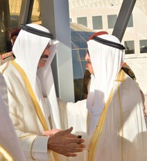 الأمير أدى صلاة العيد في المسجد الكبير وغادر إلى الهند في زيارة خاصة