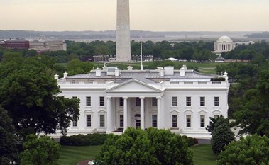 خمس نسخ للبيت الأبيض إحداها في بلد عربي ويجهلها ترامب