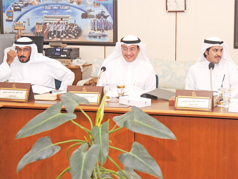 «الداخلية والدفاع»: لجنة دائمة لمراجعة سلامة استخراج رخص القيادة للوافدين