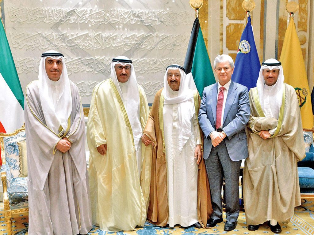 الأمير يشيد بالإنجازات العلمية المميزة للناجم وصفر