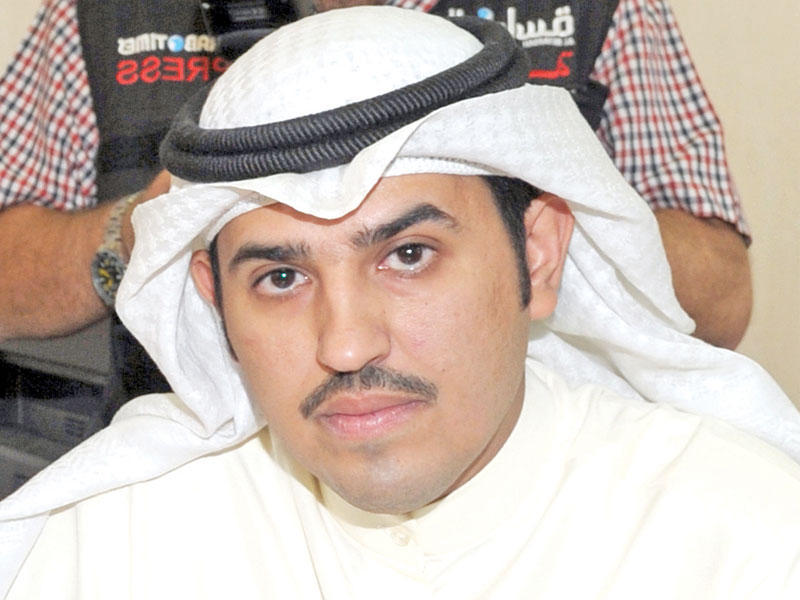 الدوسري لإلغاء قرار عدم السماح لطلبة الأدبي بالالتحاق بالتخصصات العلمية