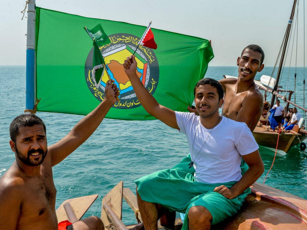 أعلام دول «التعاون الخليجي» تكلل سفن رحلة «الغوص»