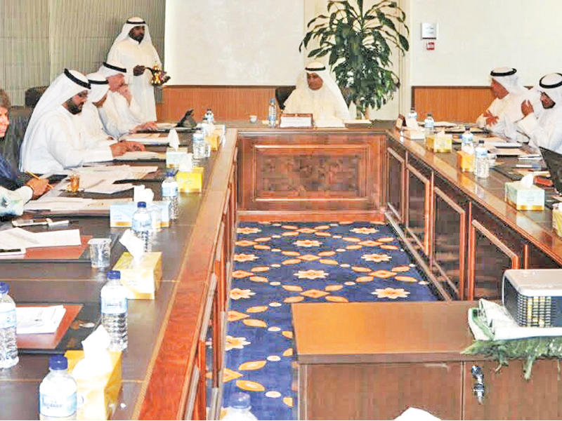 العزب: تفعيل ضباط الاتصال لتتبع إنجاز معاملات «العدل»