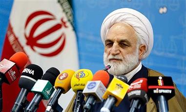 إيران: القضاء يحكم بالسجن عشرة اعوام على أمريكي متهم بـ «التسلل»