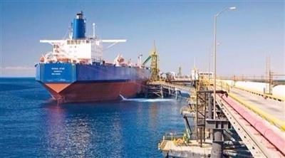 السعودية تدرس خفض صادراتها النفطية بمليون برميل يومياً