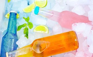 إذا كنت تعتقد بأن المشروبات الباردة تطفئ حرارة الصيف.. إليك المفاجأة!