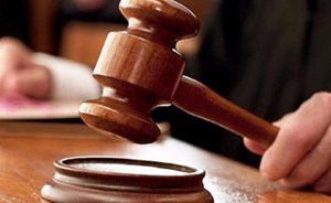 لماذا رفضت محكمة هندية تسليم جثمان رجل دين لنجله؟