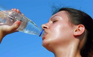 نصائح لمواجهة ضربة الشمس في الطقس الرطب