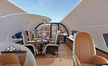 بالصور.. أول طائرة ركاب بسقف شفاف