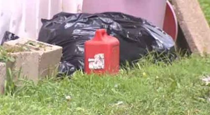 لماذا حاولت هذه المرأة قتل صديقها حرقا أثناء نومه؟