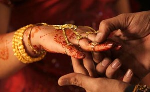 فرض ضريبة على الزواج يثير الجدل في ليبيا