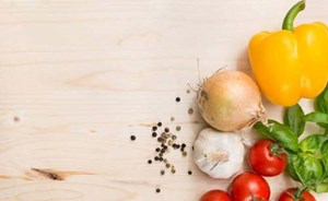 موجودة في مطبخك.. 8 أطعمة تطهر الدم وتنقيه من السموم!