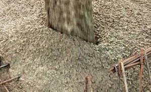 خمسينية تفاجأ بـ 40 كيلوغراماً من الخرسانة ملقاة في حجرة نومها