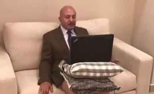 محلل أردني يوضح ظهوره بدون “بنطلون” على الهواء مباشرة