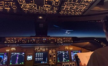 طيار يرصد حدثا فريدا من نوعه في السماء