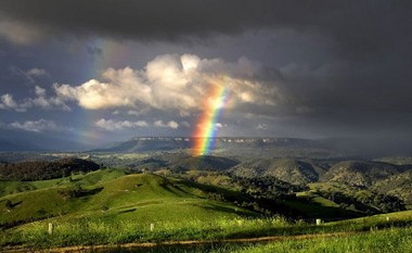 لماذا لا يمكننا الوصول إلى نهاية قوس قزح؟