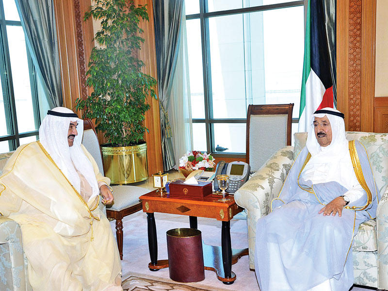 الأمير يستقبل المحمد و4 سفراء