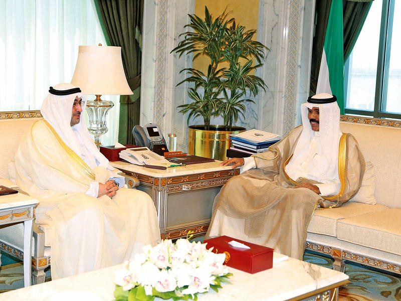 ولي العهد يستقبل المحمد ومعرفي والكايد