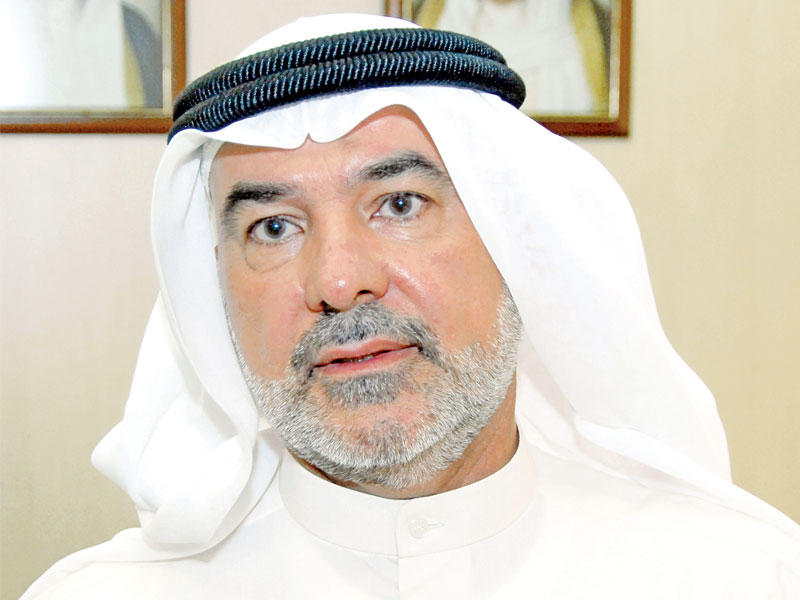 عاشور: الوافدون حصلوا على امتيازات لم نحلم بها
