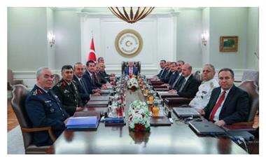 تغيير قادة أسلحة البر والجو والبحر بالجيش التركي