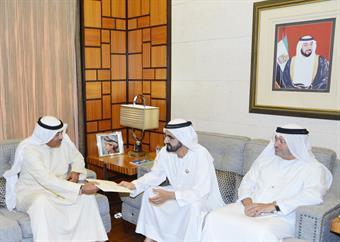 مبعوث سمو الأمير يسلم رسالة خطية من سموه إلى رئيس دولة #الامارات