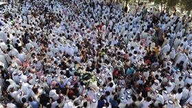 تشييع جنازة الفنان الراحل عبدالحسين عبدالرضا #الكويت_تبكي_عبدالحسين_عبدالرضا