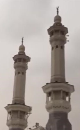 فيديو…هبوط امطار على الحرم المكي والنبوي والمصلين يبتهلون الى الله بالدعاء