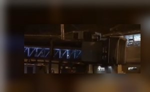 بالفيديو.. أشباح يتجولون في أروقة مطار مهجور