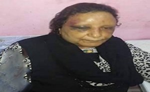 تجردوا من الأنسانية.. 3 أبناء يعذبون والدتهم لمدة 6 ساعات