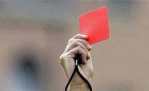 “مباراة كرة قدم” تدفع زوجين إلى تبادل الشتم والضرب