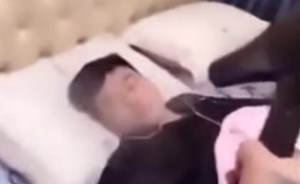بالفيديو.. زوجة تنتقم من زوجها المدخن بمقلب خطير