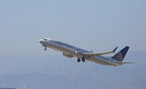 إعلان من كابتن الطائرة أخاف المسافرين… ماذا حصل قبل لحظات من الإقلاع؟