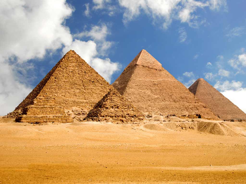بالفيديو.. مومياء فرعونية تتحرك ليلًا