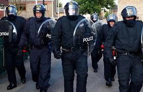 ألمانيا تحقق مع ضابط لارتدائه رمزا يستخدمه المتطرفون اليمينيون