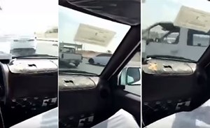 بالفيديو.. شاهد مفحط يتسبب بكارثة في أحد الطرق السريعة بعد اصطدامه بسيارتين