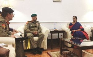 رئيس الأركان بحث التعاون العسكري مع الهند