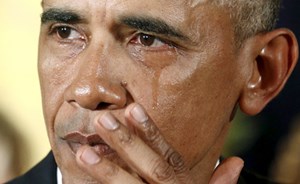 لماذا أجهش”أوباما” بالبكاء أمام حراسه.. وما علاقة ابنته ؟