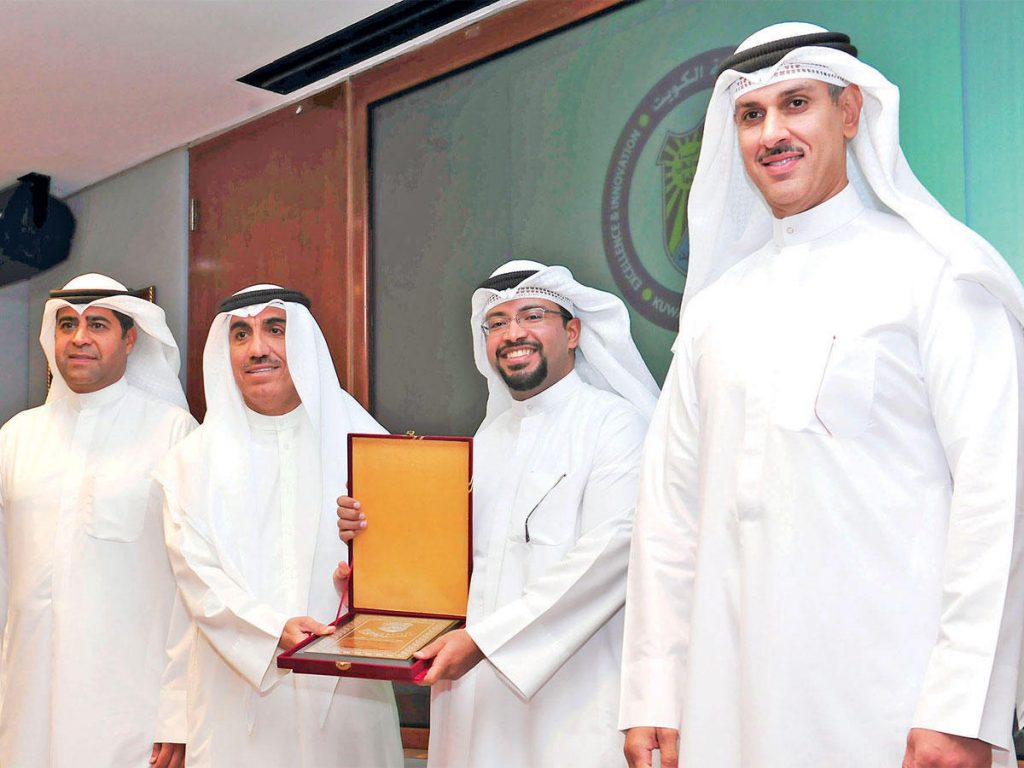 الأنصاري: لا ندخر جهداً في رفع مستوى موظفينا