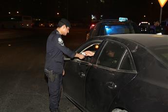 ضبط مطلوبين وتحرير مخالفات في حملة أمنية موسعة في جميع المحافظات