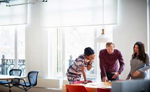 المزاج الجيد يؤدي إلى نتائج أفضل في العمل… إليكم بعض النصائح