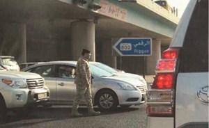 إشادة تويترية بعسكري في «الدفاع» نظّم السير بعد اختناقات «البصمة»