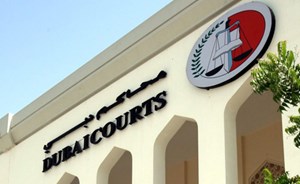 دبي.. عاملٌ قتل زميله بسبب…رائحة قدميه