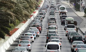 لهذا السبب.. تأكد من ترك مسافة 25 سم بينك وبين مقود السيارة