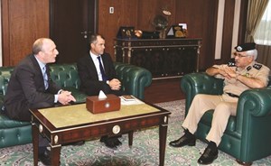 الدوسري يستقبل ممثل الشرطة البريطانية