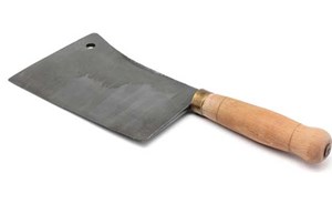 عصابة أفريقية تعتدي على سيارة نقل أموال بالسواطير