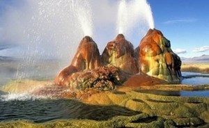 تعرف على أغرب 4 نشاطات يمارسها السياح في العالم