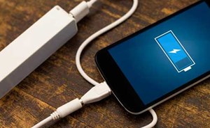 طريقة تمكن من شحن الهاتف في 5 دقائق… اليك التفاصيل